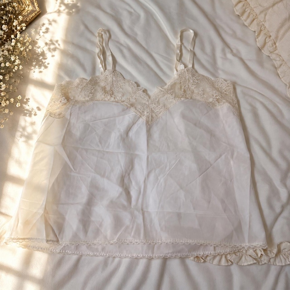 Lace Trim Cami Top 90s Barbizon ivory lace trim cami top size large